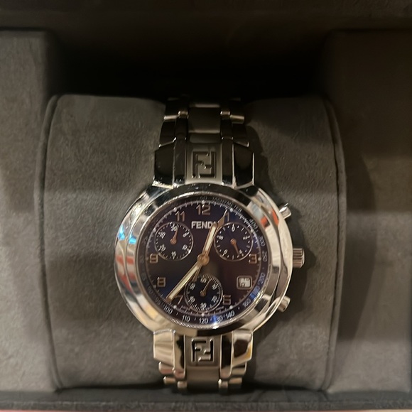 Fendi watch - Picture 2 of 14